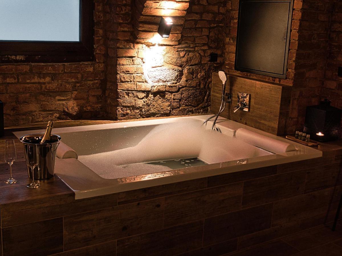 Wellness Gallery Apartments Либерец Екстериор снимка
